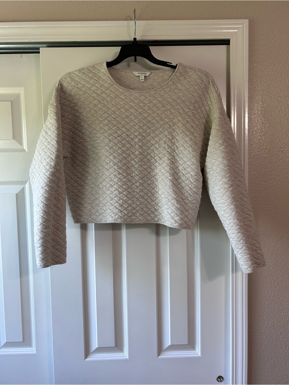 Banana Republic Quilted Cream Crewneck Sweater